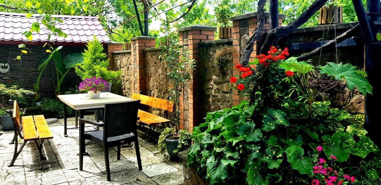 Green House In บาทูมิ ภายนอก รูปภาพ